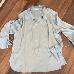 Elegant Vince Taupe blouse 2x NWT